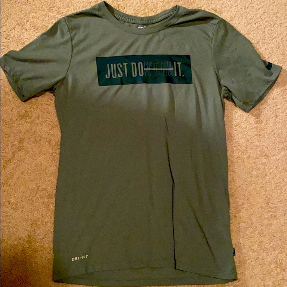 Nike T-shirt